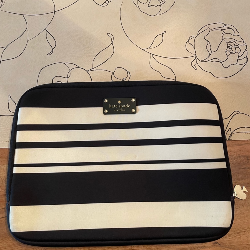 Kate Spade 15” laptop case, great used condition